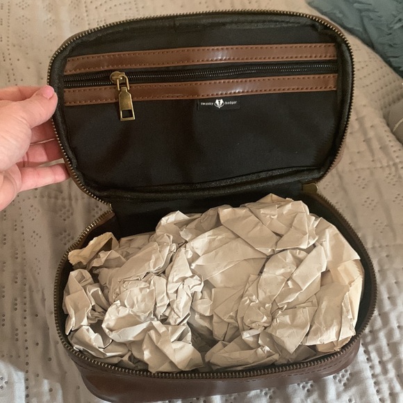 Brand new, never used Swanky Badger Dopp kit, monogrammed with JH. - Picture 2 of 3